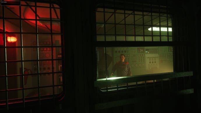 Still Wakes the Deep'in resmi ekran görüntüsü, loş bir petrol platformunun içindeki pencerenin diğer tarafından size bakan bir kişiyi gösteriyor