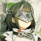Arknights: Endfield: Genshin'i taklit etmesinden dolayı hüsrana uğrayan bir yönetim oyunu. A screenshot of Arknights: Endfield. A masked character with dark hair stands in front of a grassy rockface.